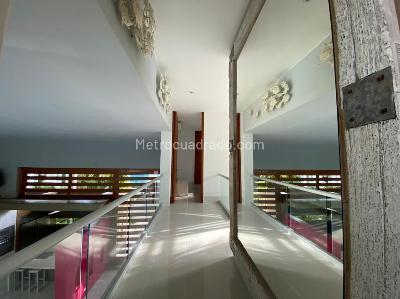 Casa de 4 alcobas en venta en Cn Campestre El Peñón, Girardot, 345 m² · foto 7 de 11