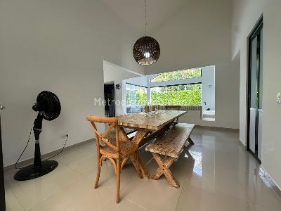 Casa de 5 alcobas en venta en Condominio Campestre El Peñón, Girardot, 290 m² · foto 6 de 20