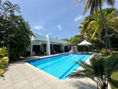 Casa de 5 alcobas en venta en Cn Campestre El Peñón, Girardot, 500 m² · foto 3 de 16