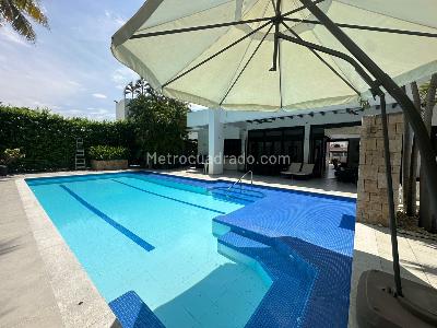 Casa de 5 alcobas en venta en Cn Campestre El Peñón, Girardot, 500 m² · foto 4 de 16