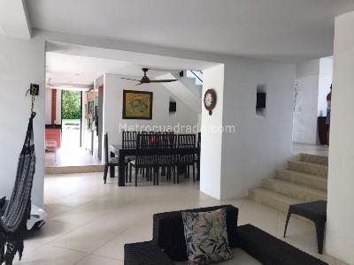 Casa de 5 alcobas en venta en Cn Campestre El Peñón, Girardot, 700 m² · foto 11 de 15