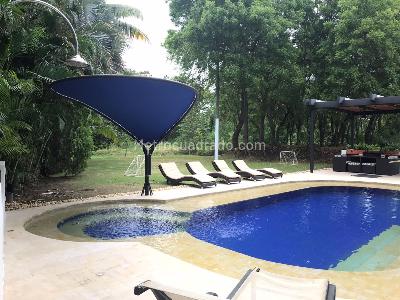 Casa de 5 alcobas en venta en Cn Campestre El Peñón, Girardot, 700 m² · foto 2 de 15