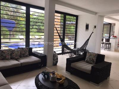 Casa de 5 alcobas en venta en Cn Campestre El Peñón, Girardot, 700 m² · foto 3 de 15