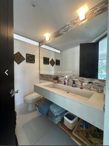 Casa de 5 alcobas en venta en Condominio Campestre El Peñon, Girardot, 700 m² · foto 3 de 18