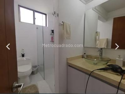 Casa de 5 alcobas en venta en Condominio Campestre El Peñon, Girardot, 200 m² · foto 11 de 18