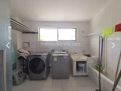 Casa de 5 alcobas en venta en Condominio Campestre El Peñon, Girardot, 200 m² · foto 9 de 18
