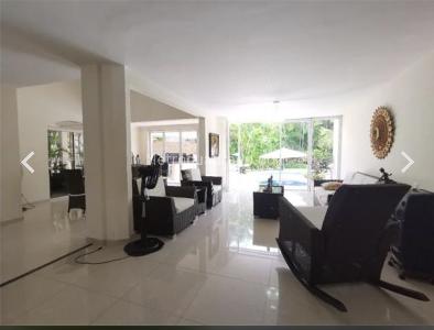 Casa de 5 alcobas en venta en Condominio Campestre El Peñon, Girardot, 300 m² · foto 10 de 18