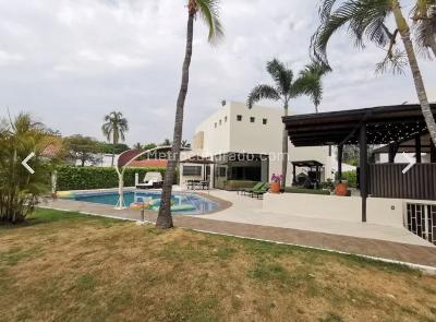 Casa de 4 alcobas en venta en Condominio Campestre El Peñon, Girardot, 560 m² · foto 2 de 20