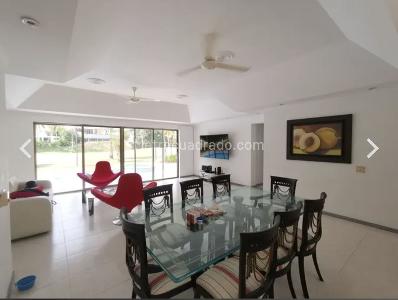 Casa de 4 alcobas en venta en Condominio Campestre El Peñon, Girardot, 220 m² · foto 4 de 20