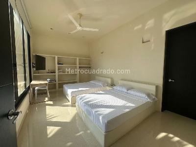 Casa de 5 alcobas en venta en Condominio Campestre El Peñon, Girardot, 600 m² · foto 2 de 14