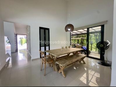 Casa de 5 alcobas en venta en Condominio Campestre El Peñon, Girardot, 500 m² · foto 10 de 20