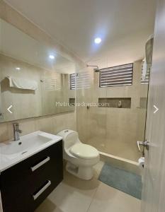 Casa de 5 alcobas en venta en Condominio Campestre El Peñon, Girardot, 500 m² · foto 2 de 20