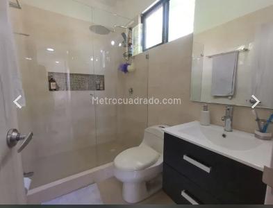 Casa de 5 alcobas en venta en Cn Campestre El Penon Sc Ii, Girardot, 240 m² · foto 13 de 20