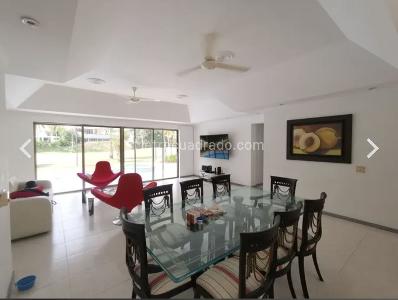 Casa de 4 alcobas en venta en Condominio Campestre El Peñon, Girardot, 220 m² · foto 4 de 20