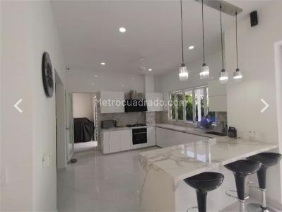 Casa de 5 alcobas en venta en Condominio Campestre El Peñon, Girardot, 400 m² · foto 12 de 20