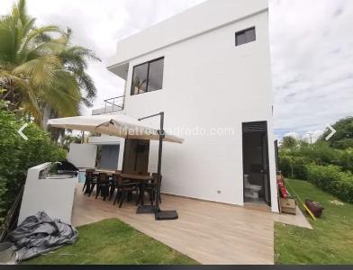 Casa de 5 alcobas en venta en Condominio Campestre El Peñon, Girardot, 280 m² · foto 17 de 20