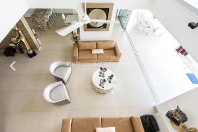 Casa de 5 alcobas en venta en Condominio Campestre El Peñon, Girardot, 400 m² · foto 2 de 20