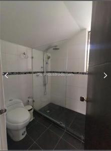 Casa de 4 alcobas en venta en Condominio Campestre El Peñon, Girardot, 186 m² · foto 9 de 17