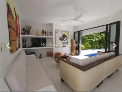 Casa de 5 alcobas en venta en Condominio Campestre El Peñon, Girardot, 300 m² · foto 2 de 16