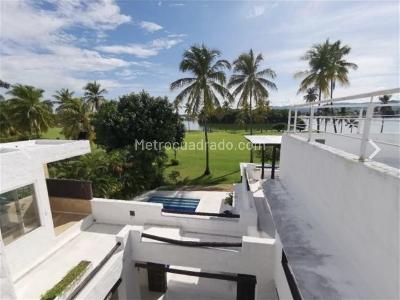 Casa de 5 alcobas en venta en Condominio Campestre El Peñon, Girardot, 300 m² · foto 9 de 16