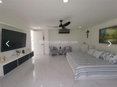 Casa de 5 alcobas en venta en Condominio Campestre El Peñon, Girardot, 400 m² · foto 3 de 19