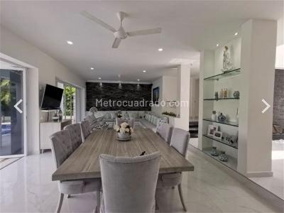 Casa de 5 alcobas en venta en Condominio Campestre El Peñon, Girardot, 400 m² · foto 9 de 19