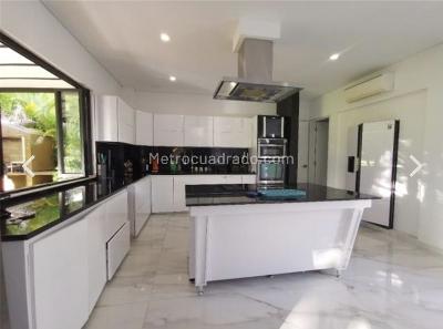 Casa de 5 alcobas en venta en Condomio Campestre El Peñon, Girardot · foto 16 de 20