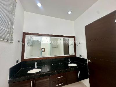 Casa de 4 alcobas en venta en Condominio Campestre El Peñon, Girardot, 800 m² · foto 3 de 11