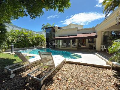 Casa de 5 alcobas en venta en Condominio Campestre El Peñon, Girardot, 500 m² · foto 2 de 15