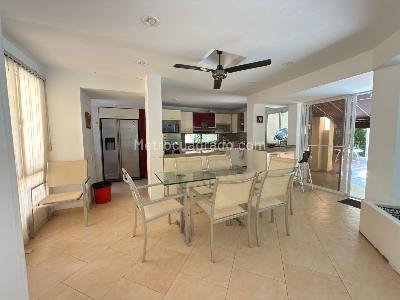 Casa de 5 alcobas en venta en Condominio Campestre El Peñon, Girardot, 500 m² · foto 3 de 15