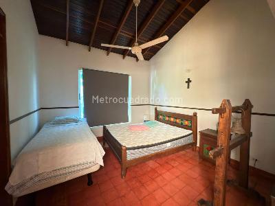 Casa de 4 alcobas en venta en Condominio Campestre El Peñon, Girardot, 620 m² · foto 5 de 20