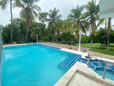 Casa de 5 alcobas en venta en Condominio Campestre El Peñon, Girardot, 560 m² · foto 2 de 11