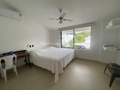 Casa de 5 alcobas en venta en Condominio Campestre El Peñon, Girardot, 560 m² · foto 5 de 11