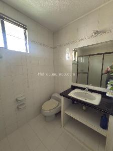 Casa de 5 alcobas en venta en Condominio Campestre El Peñon, Girardot, 320 m² · foto 12 de 15