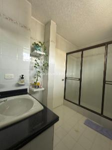 Casa de 5 alcobas en venta en Condominio Campestre El Peñon, Girardot, 320 m² · foto 14 de 15