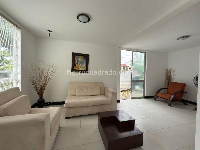 Casa de 2 alcobas en venta en Montana, Girardot, 70 m² · foto 11 de 13