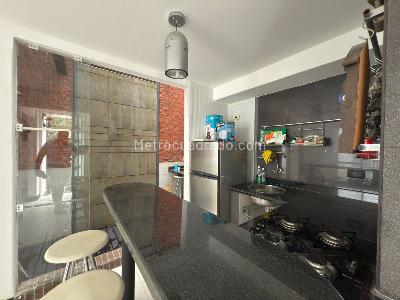 Casa de 2 alcobas en venta en Montana, Girardot, 70 m² · foto 5 de 13