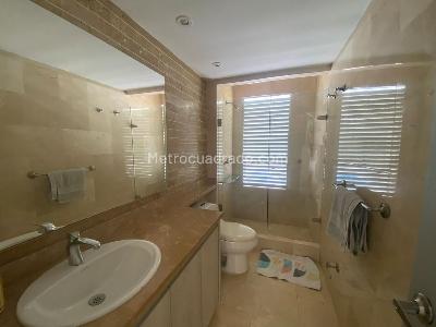 Casa de 5 alcobas en venta en Condominio Campestre El Peñon, Girardot, 1000 m² · foto 17 de 20