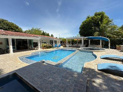 Casa de 5 alcobas en venta en Condominio Campestre El Peñon, Girardot, 600 m² · foto 4 de 20