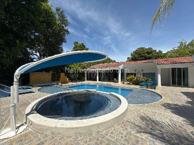 Casa de 5 alcobas en venta en Condominio Campestre El Peñon, Girardot, 600 m² · foto 5 de 20