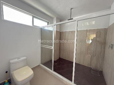 Casa de 4 alcobas en venta en Condominio Campestre El Peñon, Girardot, 600 m² · foto 10 de 20