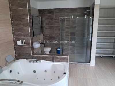 Casa de 4 alcobas en venta en Condominio Los Angeles, Girardot, 230 m² · foto 5 de 20