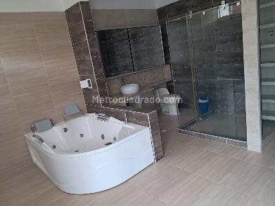 Casa de 4 alcobas en venta en Condominio Los Angeles, Girardot, 230 m² · foto 8 de 20