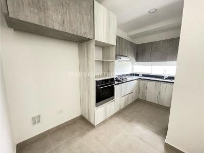 Apartamento de 3 alcobas en venta en Los Profesionales, Armenia, 121 m² · foto 5 de 20