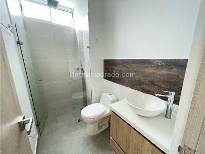 Apartamento de 3 alcobas en venta en Los Profesionales, Armenia, 121 m² · foto 8 de 20