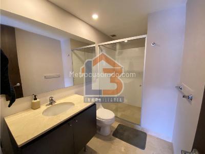 Apartamento de 2 alcobas en venta en El Poblado, Medellín, 90 m² · foto 18 de 20