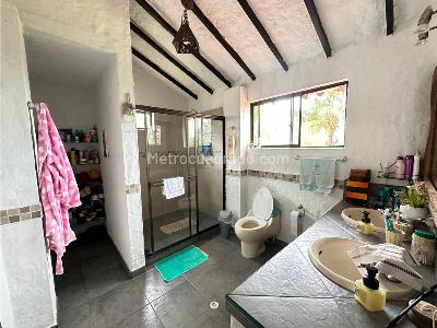 Casa de 3 alcobas en venta en Km 2 Via Armenia El Caimo, Armenia, 225 m² · foto 9 de 20