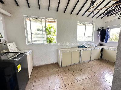 Casa de 5 alcobas en venta en El Caimo, Armenia, 1500 m² · foto 4 de 20