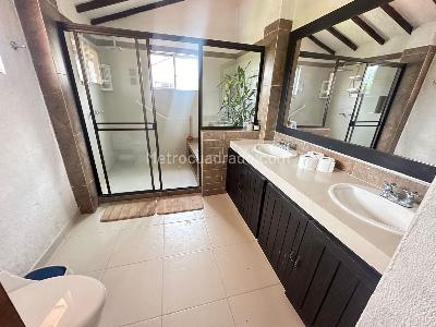 Casa de 5 alcobas en venta en El Caimo, Armenia, 1500 m² · foto 8 de 20