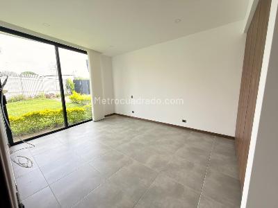 Casa de 5 alcobas en venta en Armenia, Armenia, 1600 m² · foto 13 de 20